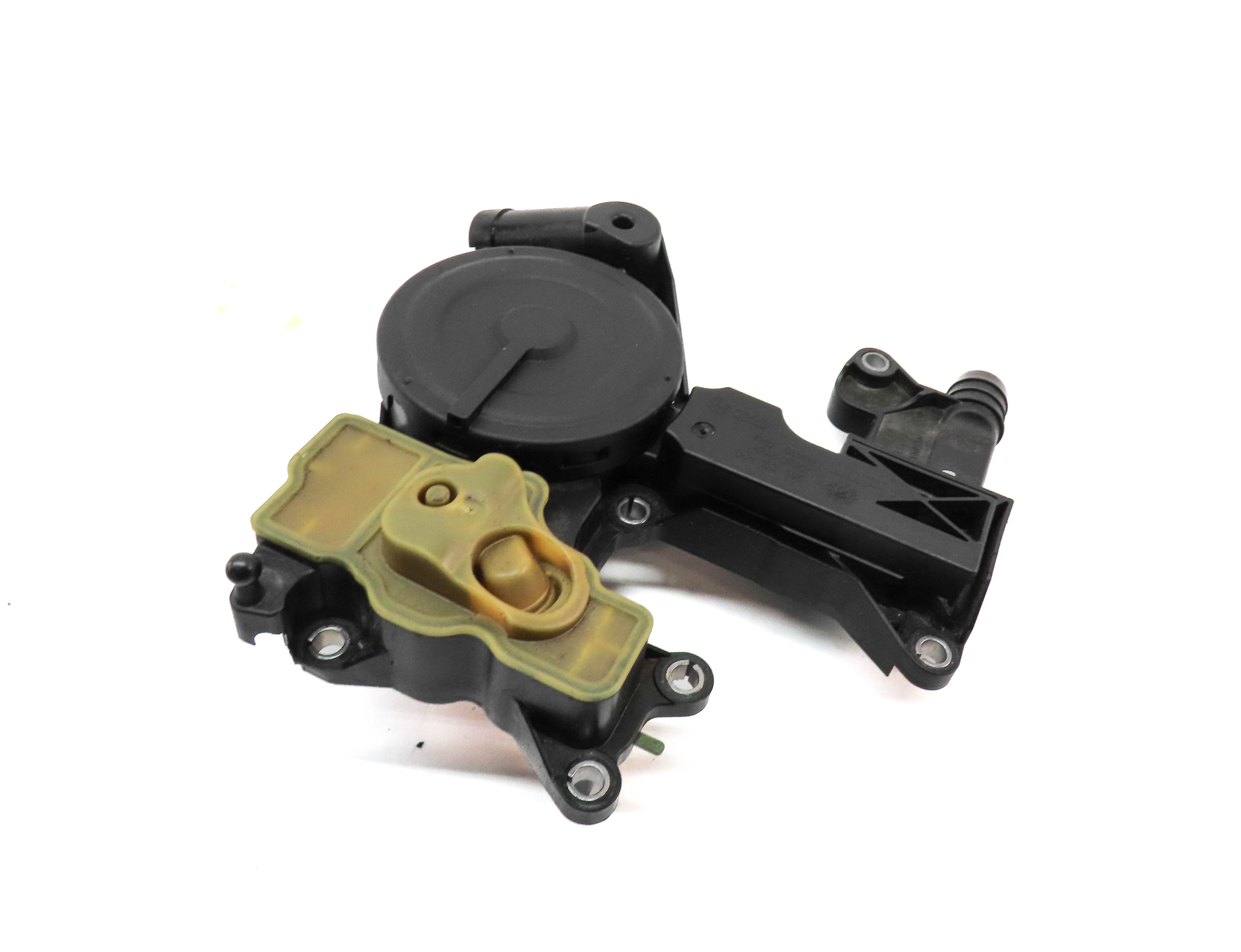 2015 AUDI A4 (B8 8K) 2.0L (CAED) ENGINE CRANKCASE OIL SEPARATOR PCV VALVE — exact item pictured